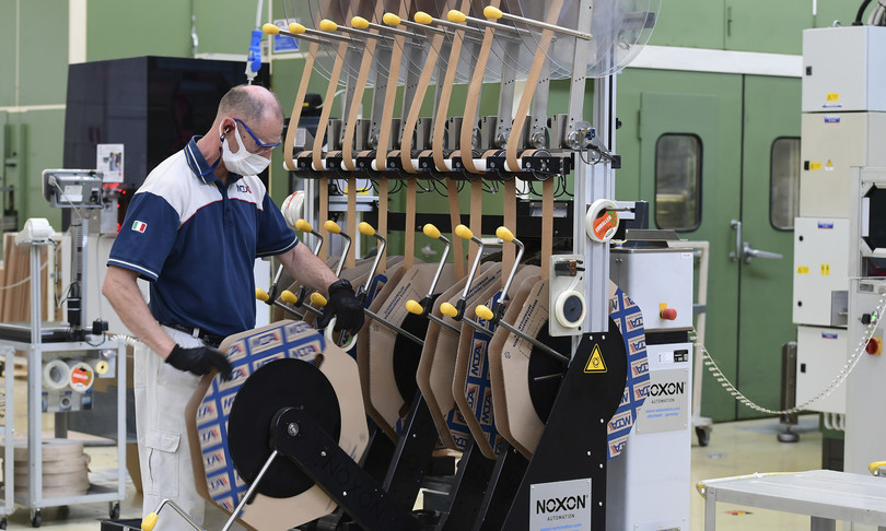 lavoro istat novembre aumento occupati di 64 mila unita