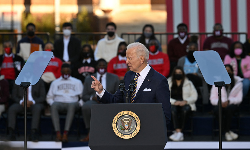 usa biden difficolta ossessionato da trump