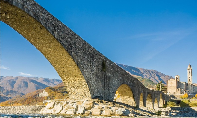 turismo una app ti guida nel borgo di bobbio