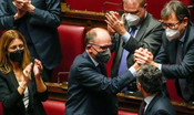 Scene di giubilo in Aula, ma il voto peserà sugli schieramenti