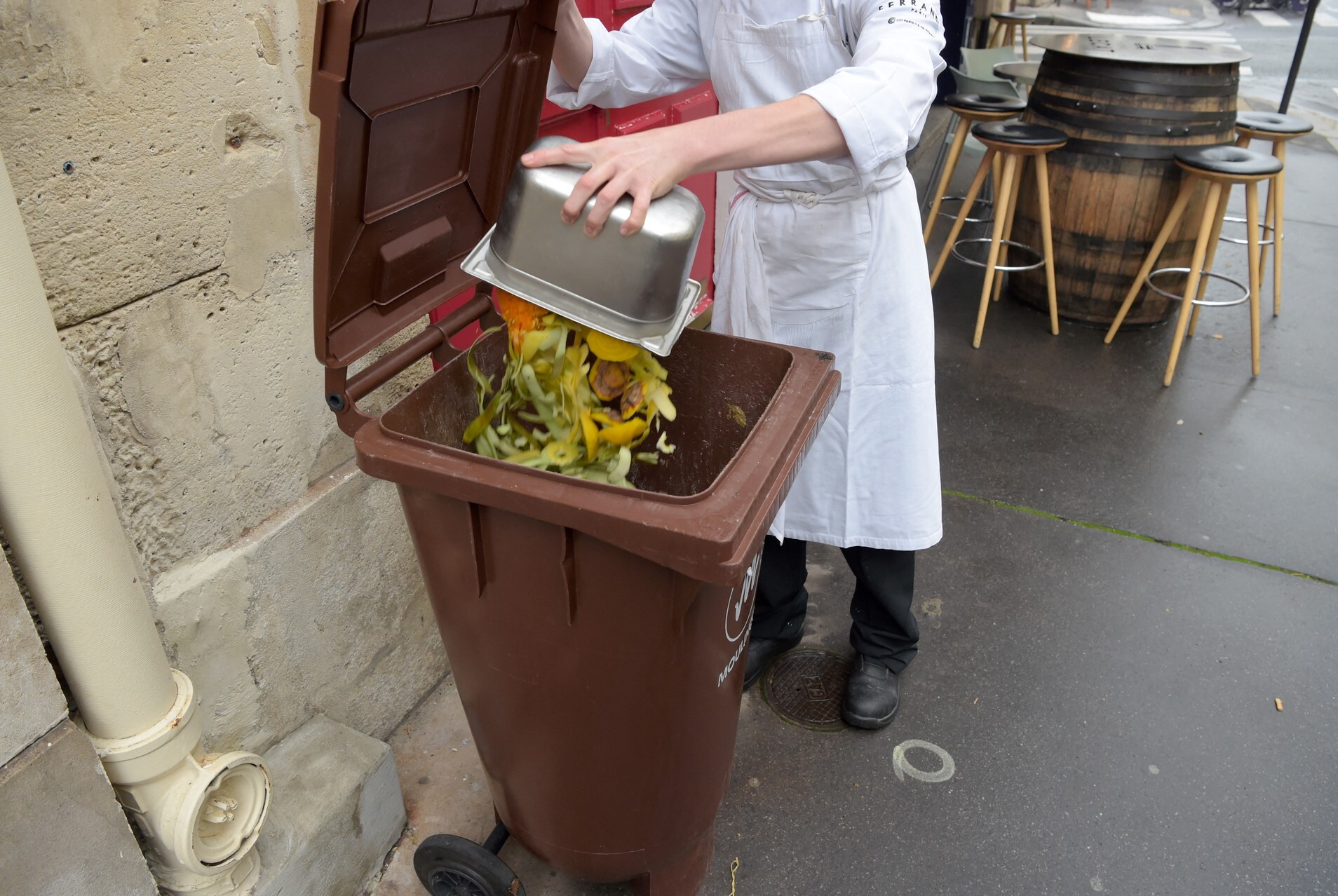 Spreco alimentare: l'Italia 'butta' 5 mln tonnellate di cibo l'anno