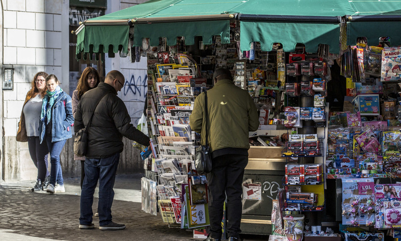 i giornali stampati rischio sospensione pubblicazioni