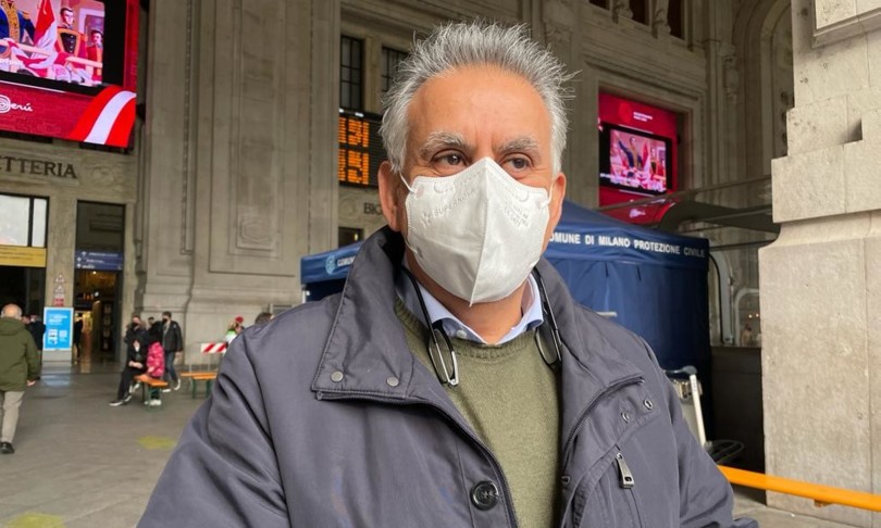 arrivo primi rifugiati hub milano stazione centrale