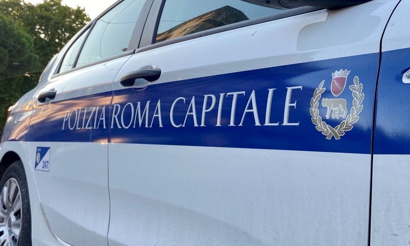 ragazza precipitata con scooter da ultimo piano parcheggio Roma