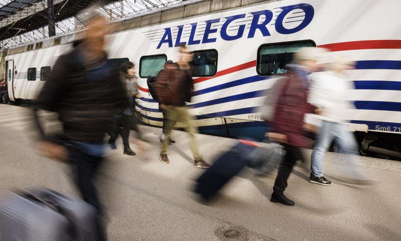 Stop romantico treno Allegro Russia isolata