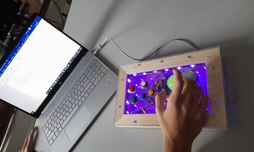 mouse speciale Niccolo costruito dal prof