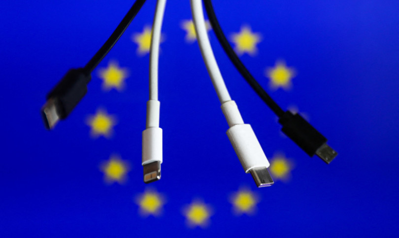 caricabatterie unico primo ok da ue