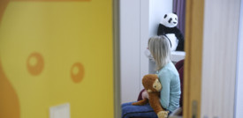 Sull'epatite che colpisce i bimbi si indaga su un possibile legame con i cani domestici