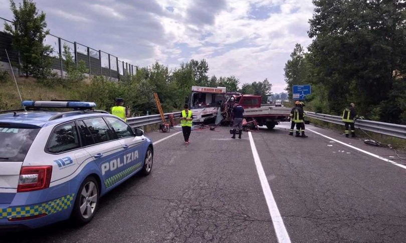 Scontro frontale Alessandria 4 morti
