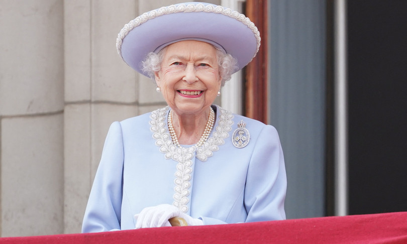 omaggio a regina mega party buckingham palace