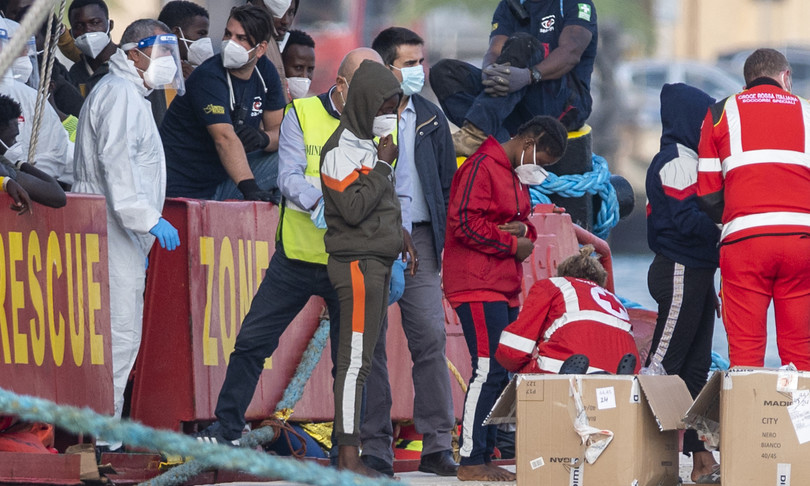 migranti un primo accordo ue su ridistribuzione