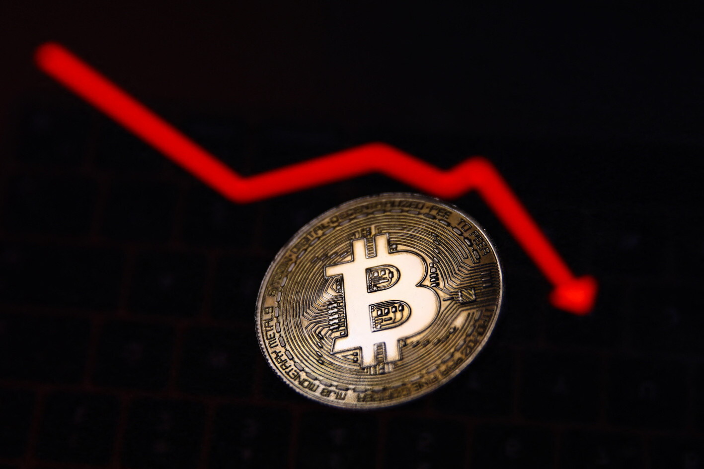 Vola lo spread e crolla il Bitcoin