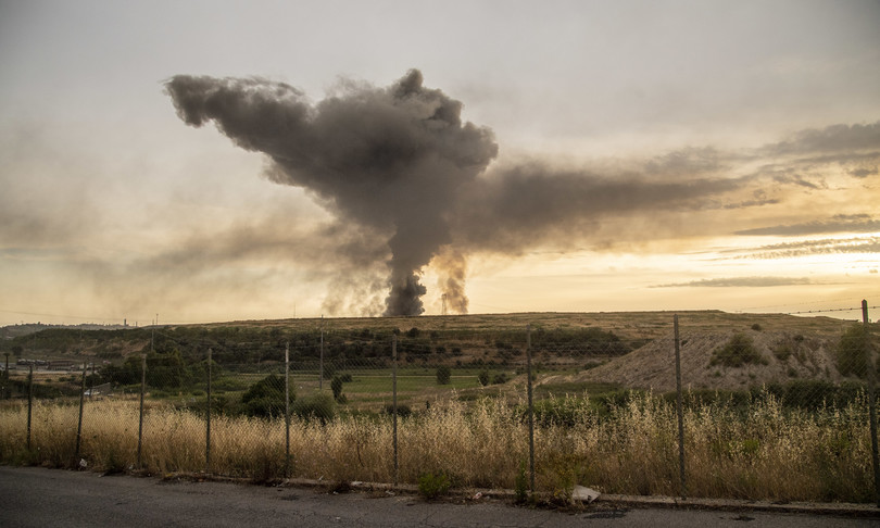 fuoco impianto di trattamento dei rifiuti di malagrotta