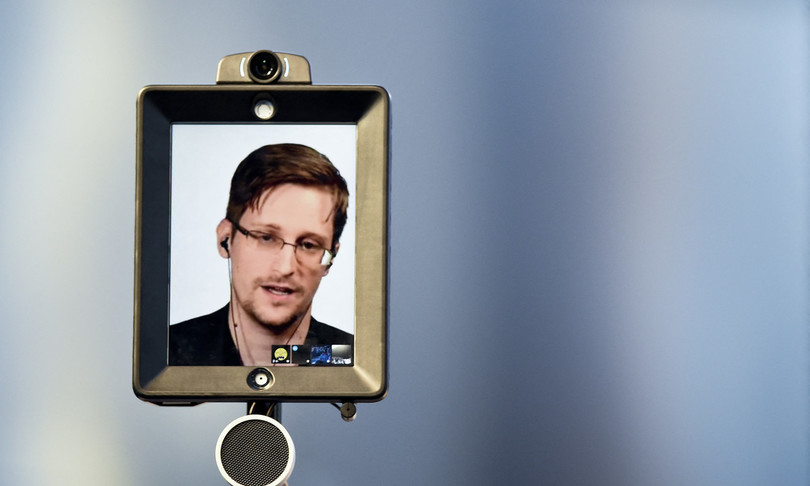 snowden russia rifugiato