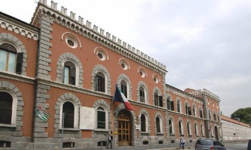 donne incinte bimbi carcere polemiche milano