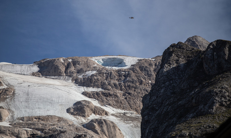 marmolada escursionisti continuano salire marmolada divieti