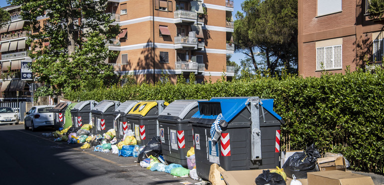 Il piano dell'Ama per la sostituzione dei cassonetti sulle ...