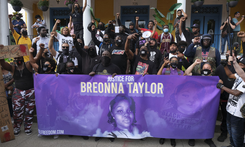 Usa morte Breonna Taylor incriminati 4 poliziotti