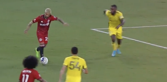 Il primo gol col tiro a giro di Insigne in Canada