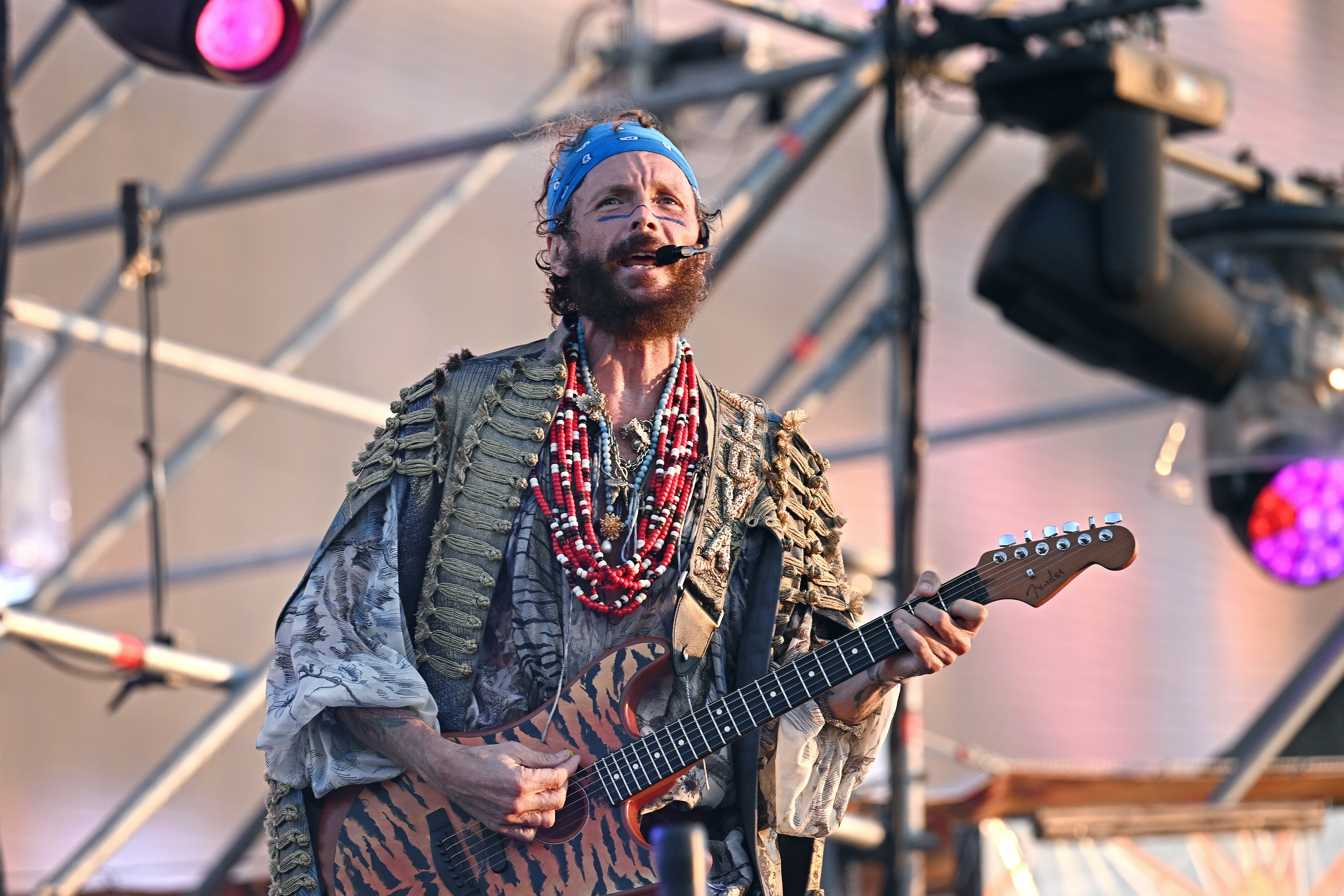 Jovanotti annuncia un tour mondiale. Torna anche il Summer Party: ecco le date