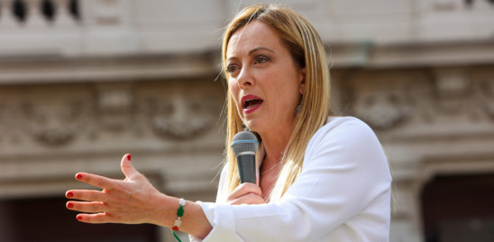 Meloni 'rassicura' la Ue, se il centrodestra vincerà "l'Italia non uscirà dall'euro"