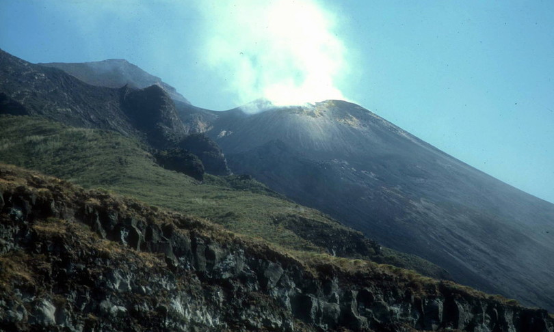 maltempo pioggia violenta stromboli invasa fiume fango