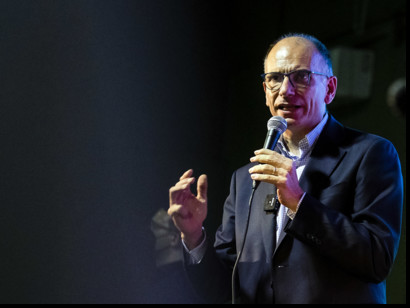 Letta presenta i tre pilastri del programma del Pd citando Sassoli