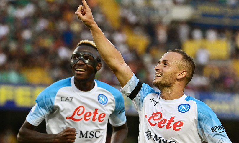 Napoli dilaga a Verona 5-2