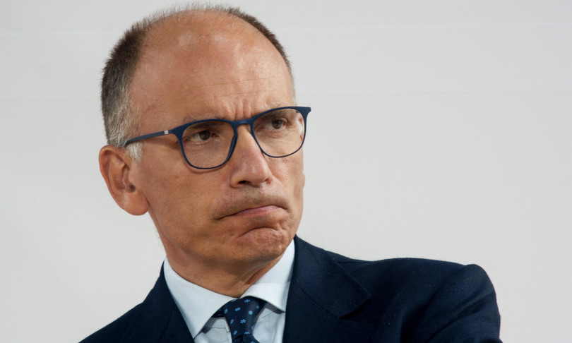 Scontro caro bollette gas letta calenda