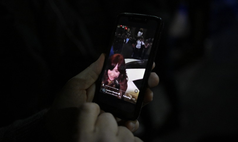 video pistola puntata contro cristina kirchner