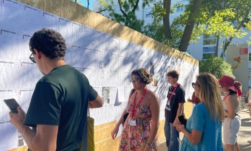 mai anno muro critiche festival venezia cosi pieno
