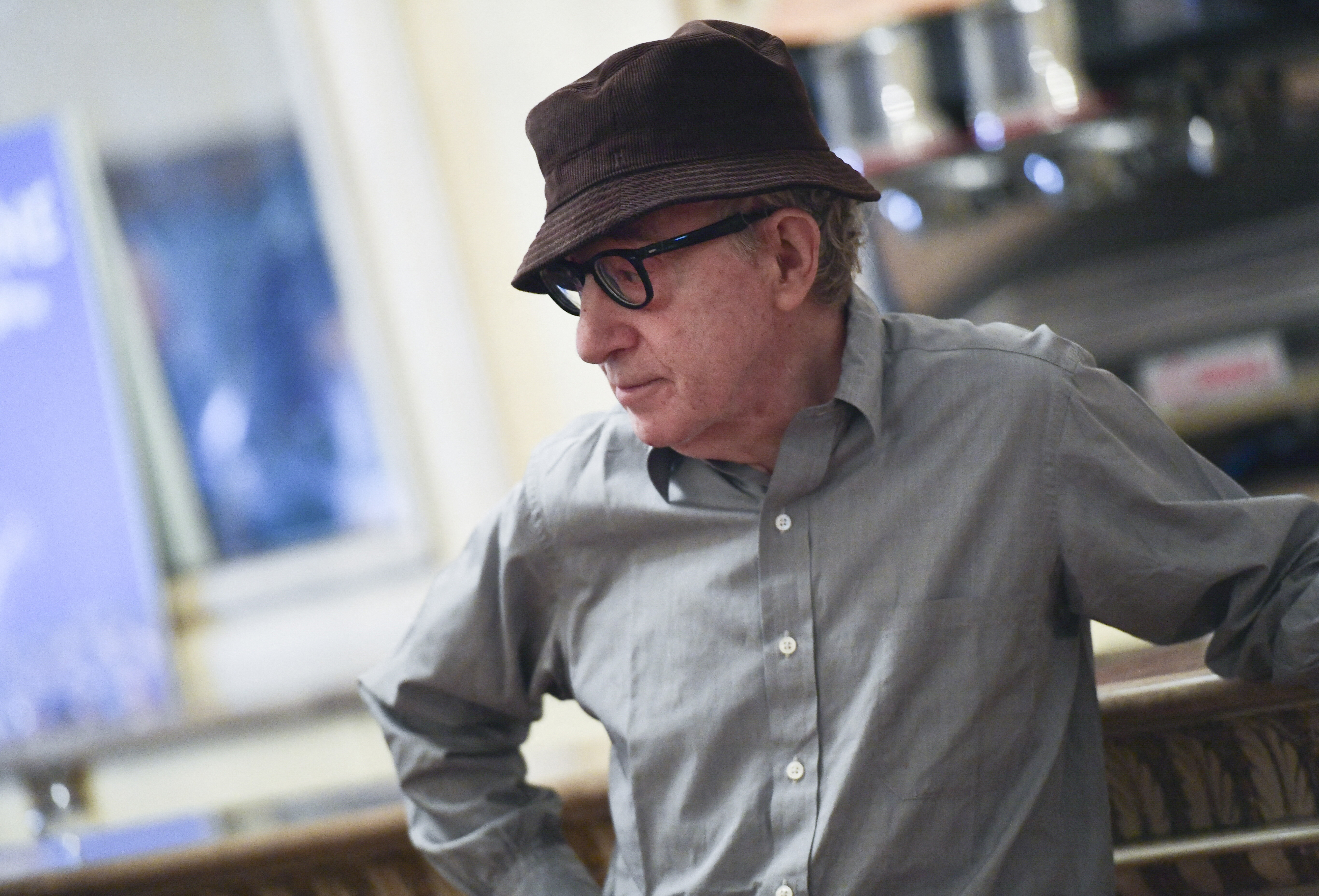 Woody Allen compie 90 anni, tra jazz, pellicole e clarinetto