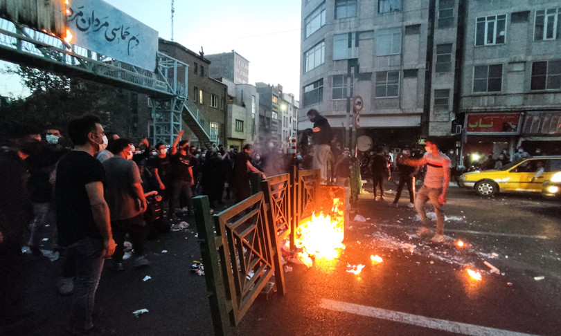 iran proteste velo intervista attivista rifugiata