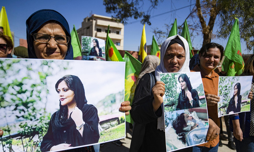 Iran uccisa ragazza simbolo proteste velo