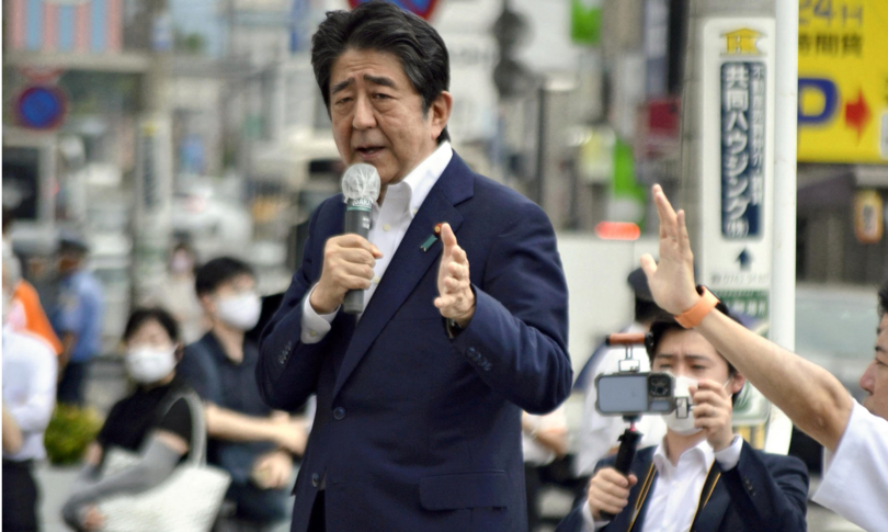 Addio Abe tra misure sicurezza e proteste