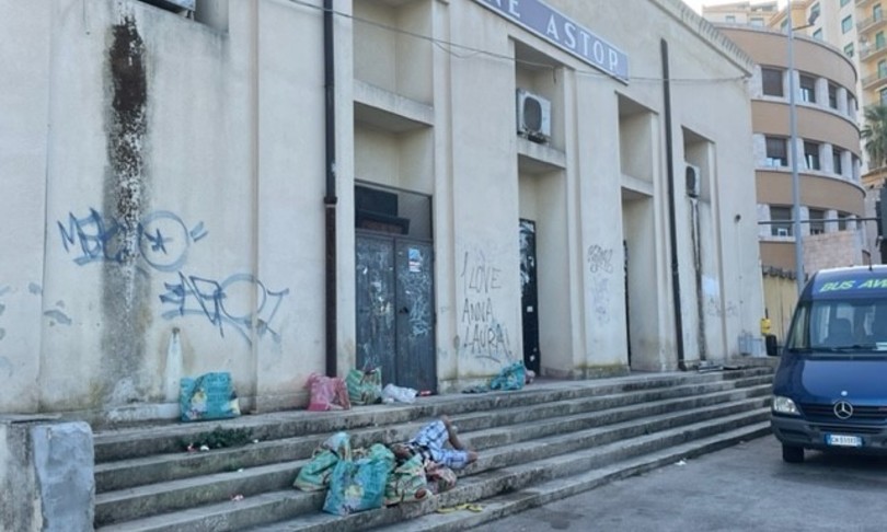 parcheggio Agrigento hotel migranti Lampedusa