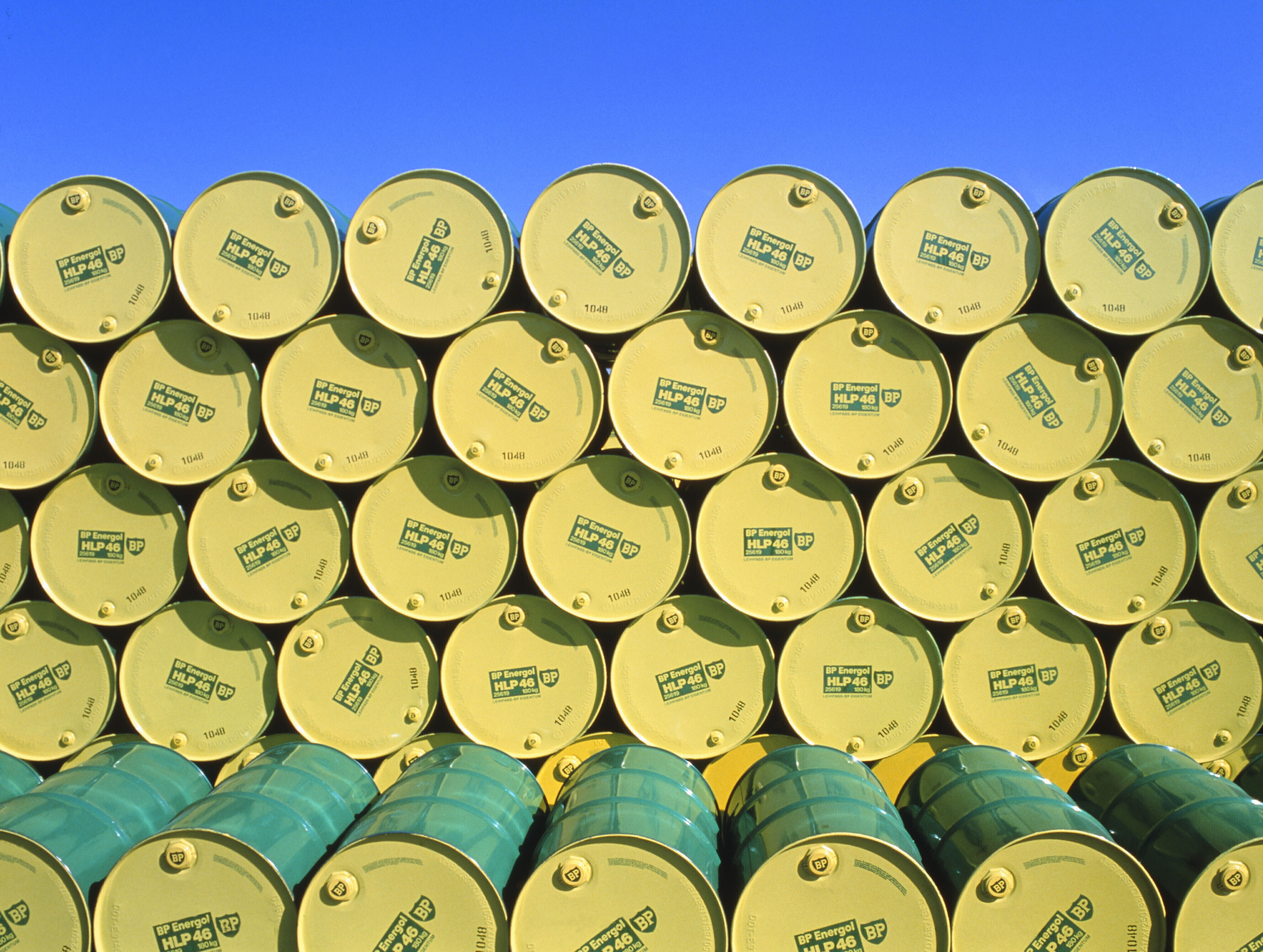 Corsa a petrolio e oro, la guerra in Iran fa volare i beni rifugio