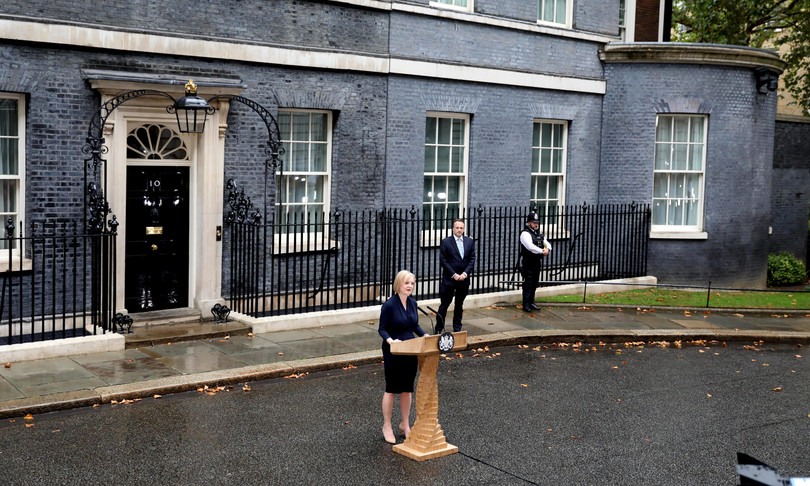 Sfogliamondo dimissioni Liz Truss rassegna stampa