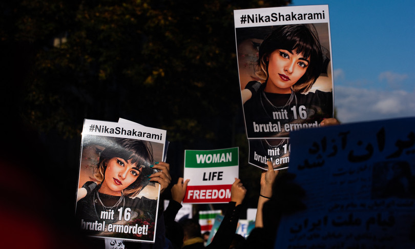 escalation tensione iran spari commemorazione nikita