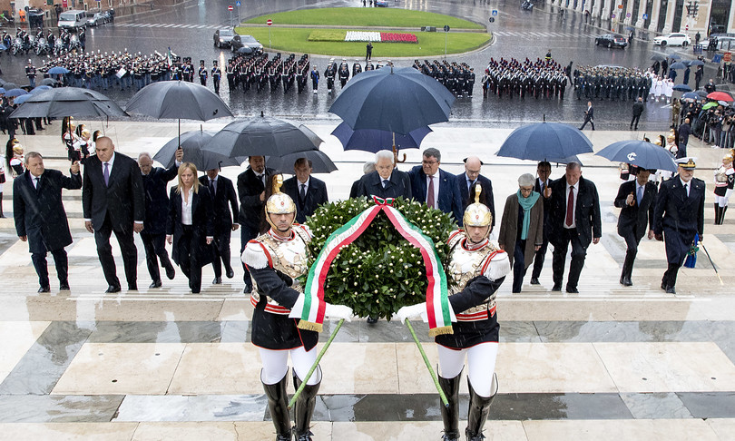mattarella 4 novembre corona allora milite ignoto