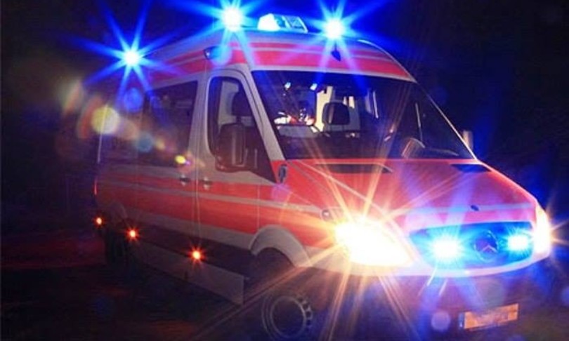 uomo sceso auto travolto da camion