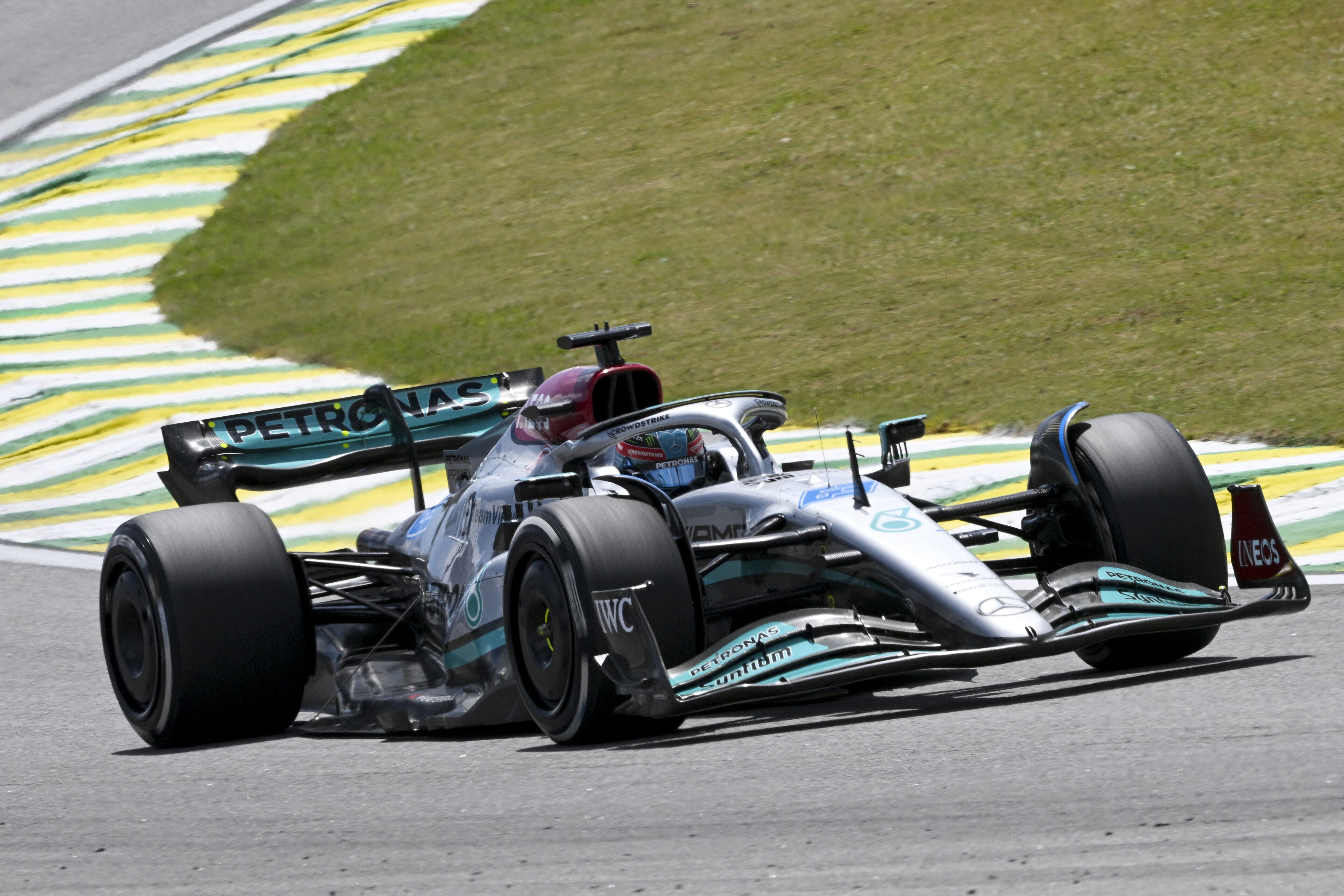 F1: Russell in pole a Barcellona. Leclerc: "Mi vergogno"