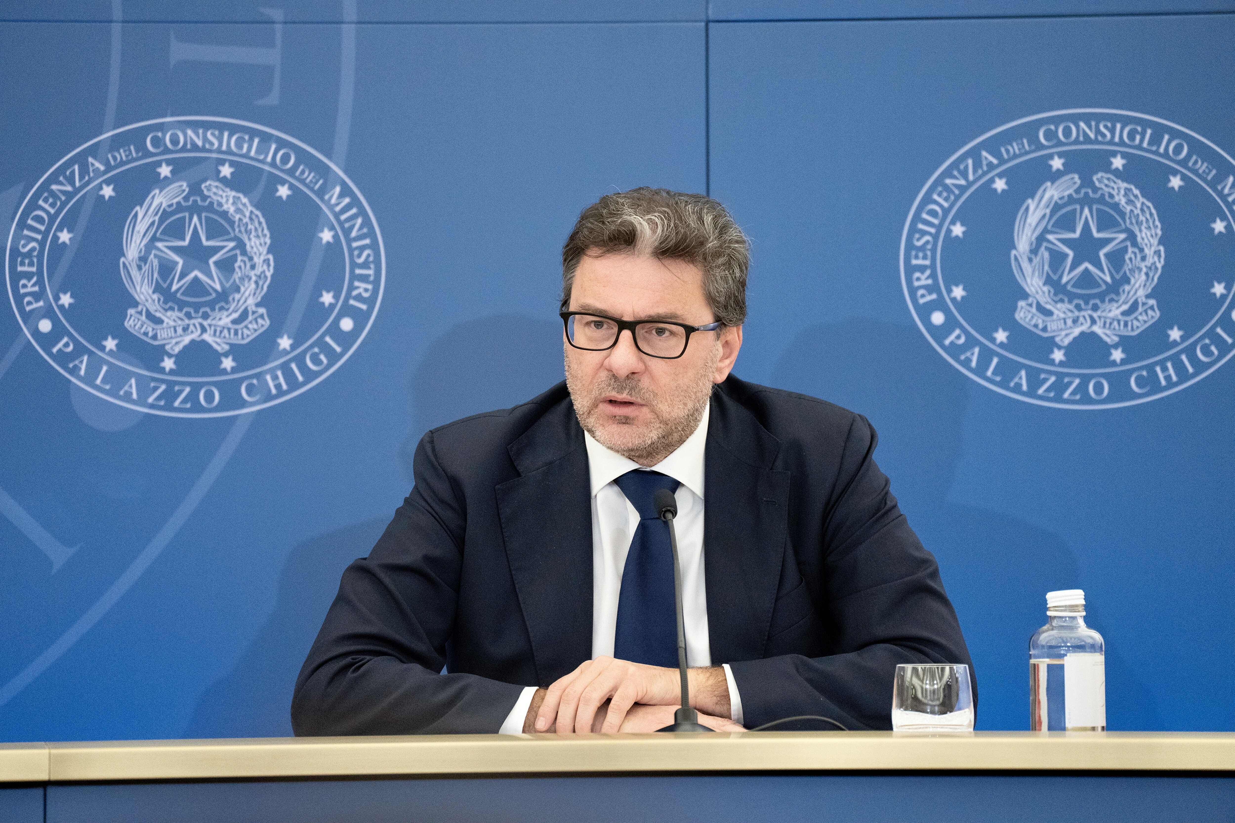Giorgetti sulla Manovra: "Non c'è un tesoretto. Nessun taglio allo stato sociale"