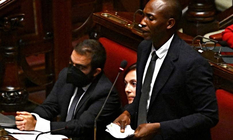 migranti soumahoro alzarsi resistere andare avanti