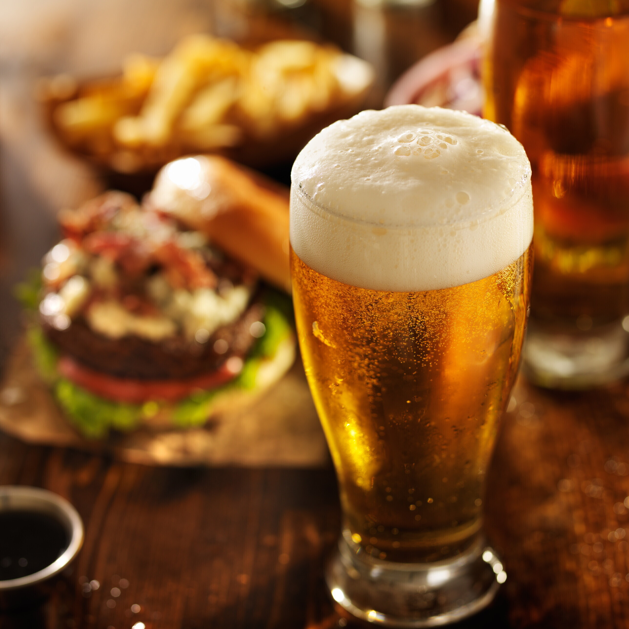 I farmaci anti-obesità frenano il consumo di alcol. Heineken ai pub: "Puntate sull'analcolico"