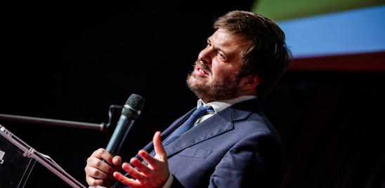 In Lombardia Renzi attacca e il Pd "blinda" Majorino