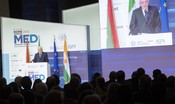 Mattarella: "La gestione dei flussi migratori sia comune e lungimirante"