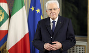 Mattarella parla ai giovani: "La Repubblica è di chi paga le tasse"