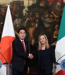 Meloni incontra Kishida: "Il Giappone è un partner strategico. Preoccupano i missili di Pyongyang"  
