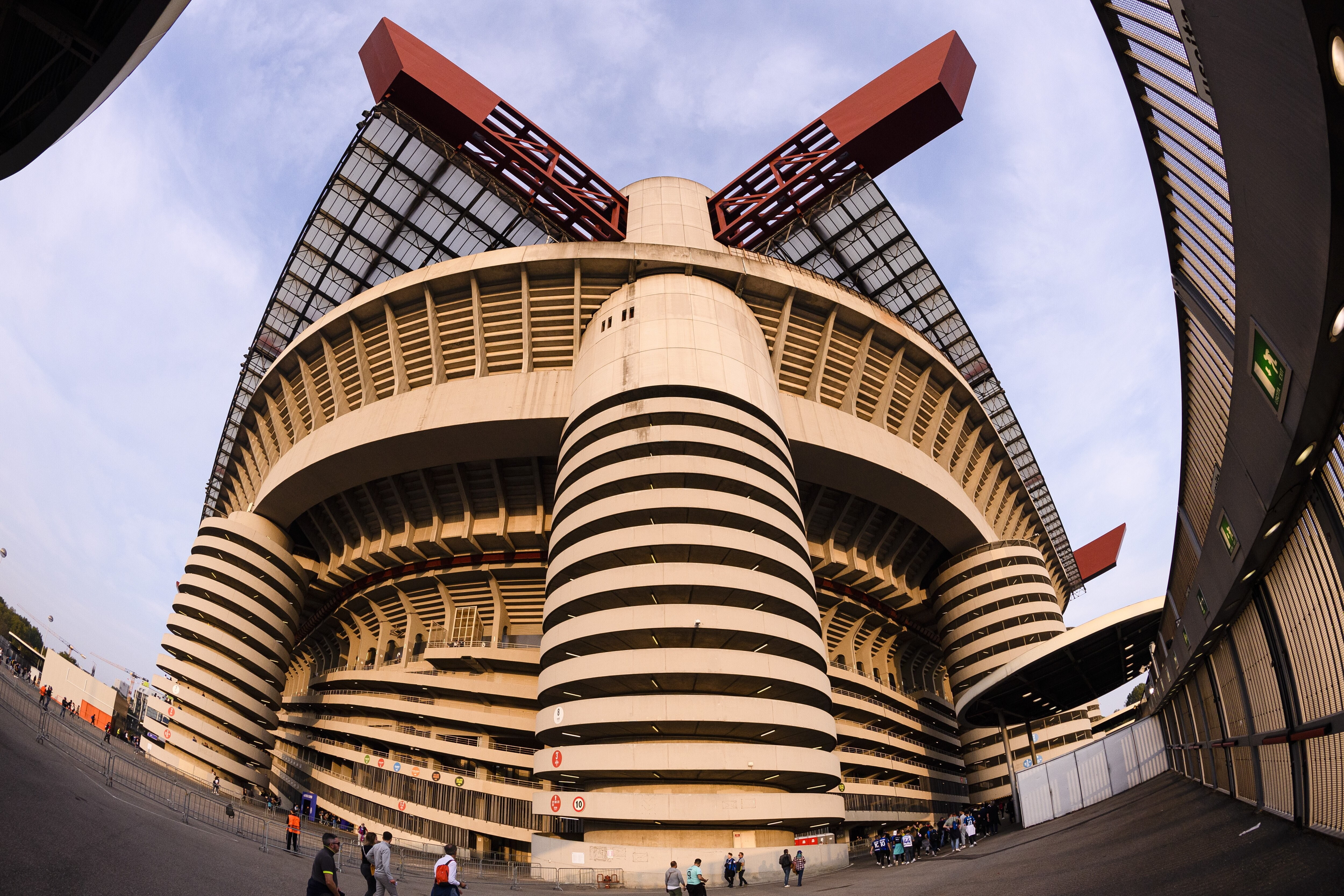 San Siro, approvata la vendita a Inter e Milan